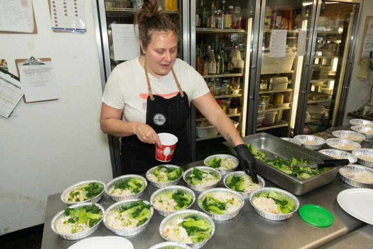 Elysse preps Weekly Meals